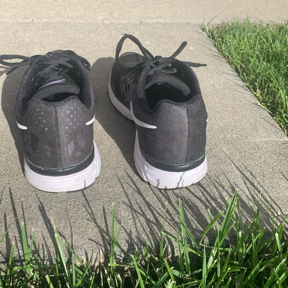 Nike running shoes - Picture 4 of 6